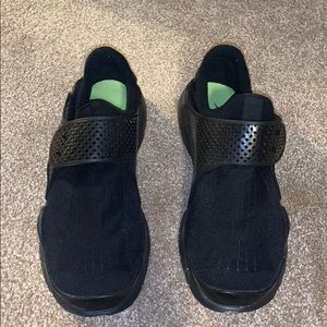 Nike Black Sock Athletic Shoe US Size 12